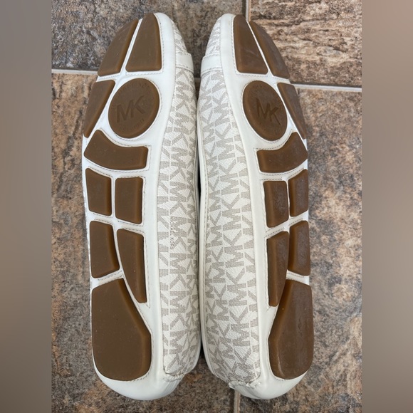 Michael Kors MK Vanilla Logo Flats- Women’s Size 9.5M - Picture 5 of 6